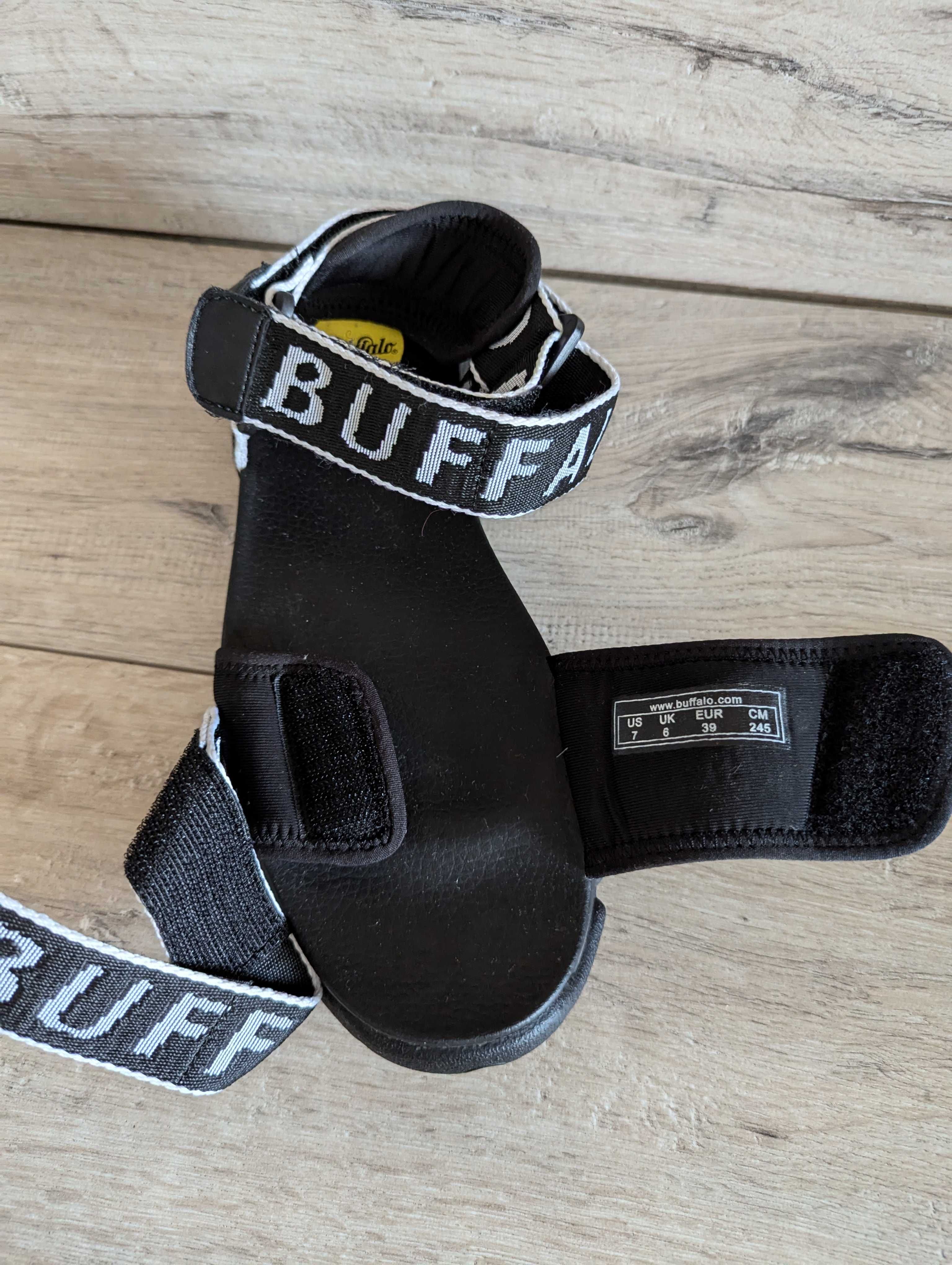 Босоножки на высокой платформе Buffalo 39-40 р 25,5 см на липучках