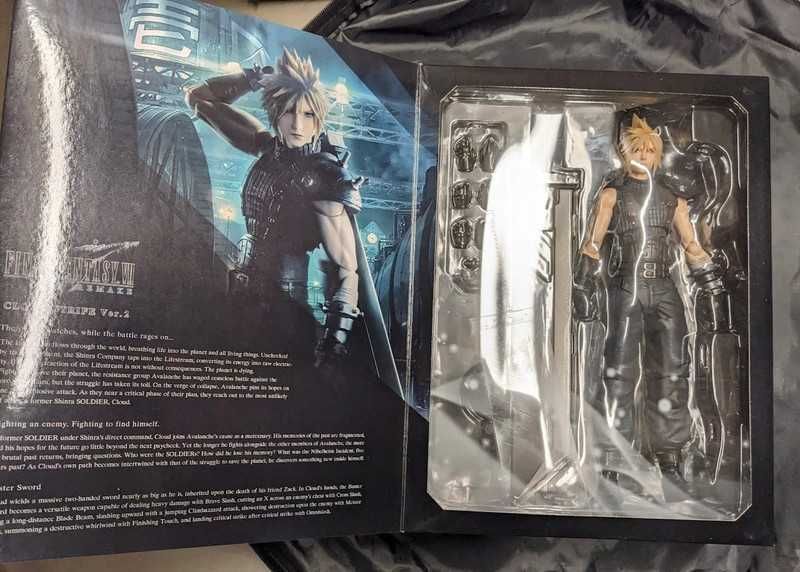 Figurka Square Enix Final Fantasy VII Remake Cloud Strife V2 Oryginał
