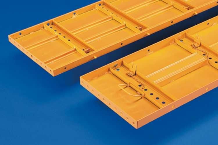 Prumos e cofragem pilares