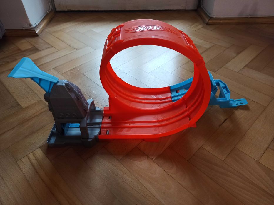 Hot Wheels pętla