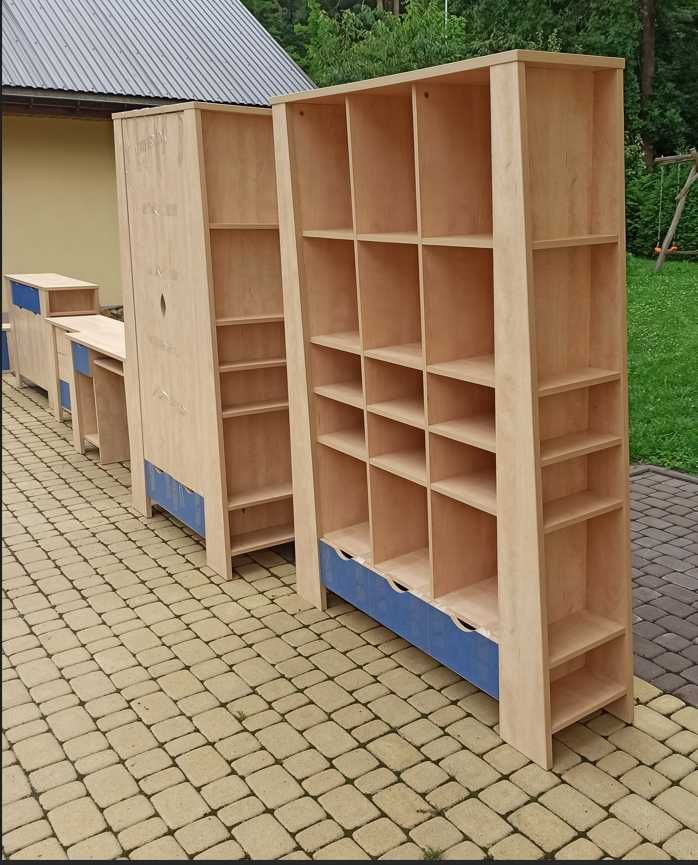 Komplet mebli młodzieżowych