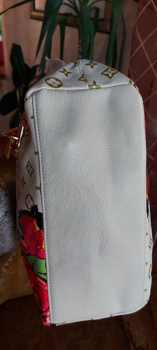 Шикарная кожаная  сумка Louis Vuitton