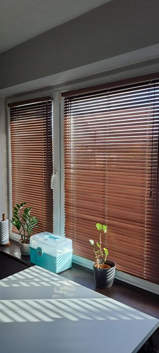 Żaluzje drewniane 25mm Suncolor na całe mieszkanie