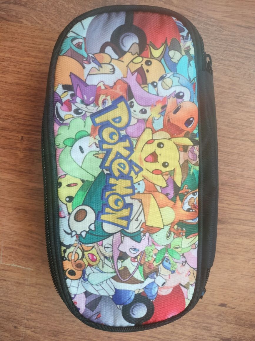 Piórnik z pokemon