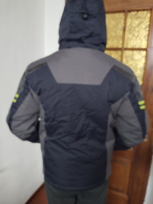 Гірськолижні куртка розмір М