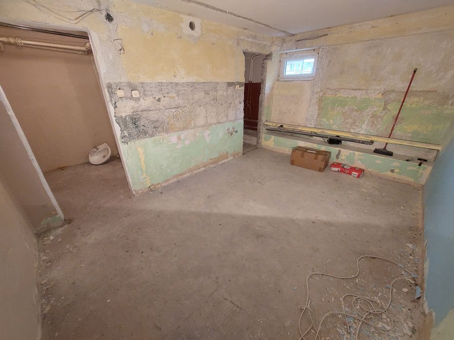 Lokal 22,5m2  / Witosa 4 / piwnica, biuro, magazyn / Okazja 2tys./m2