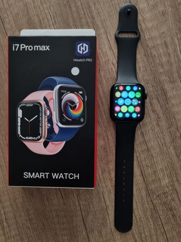 Czarny smartwatch