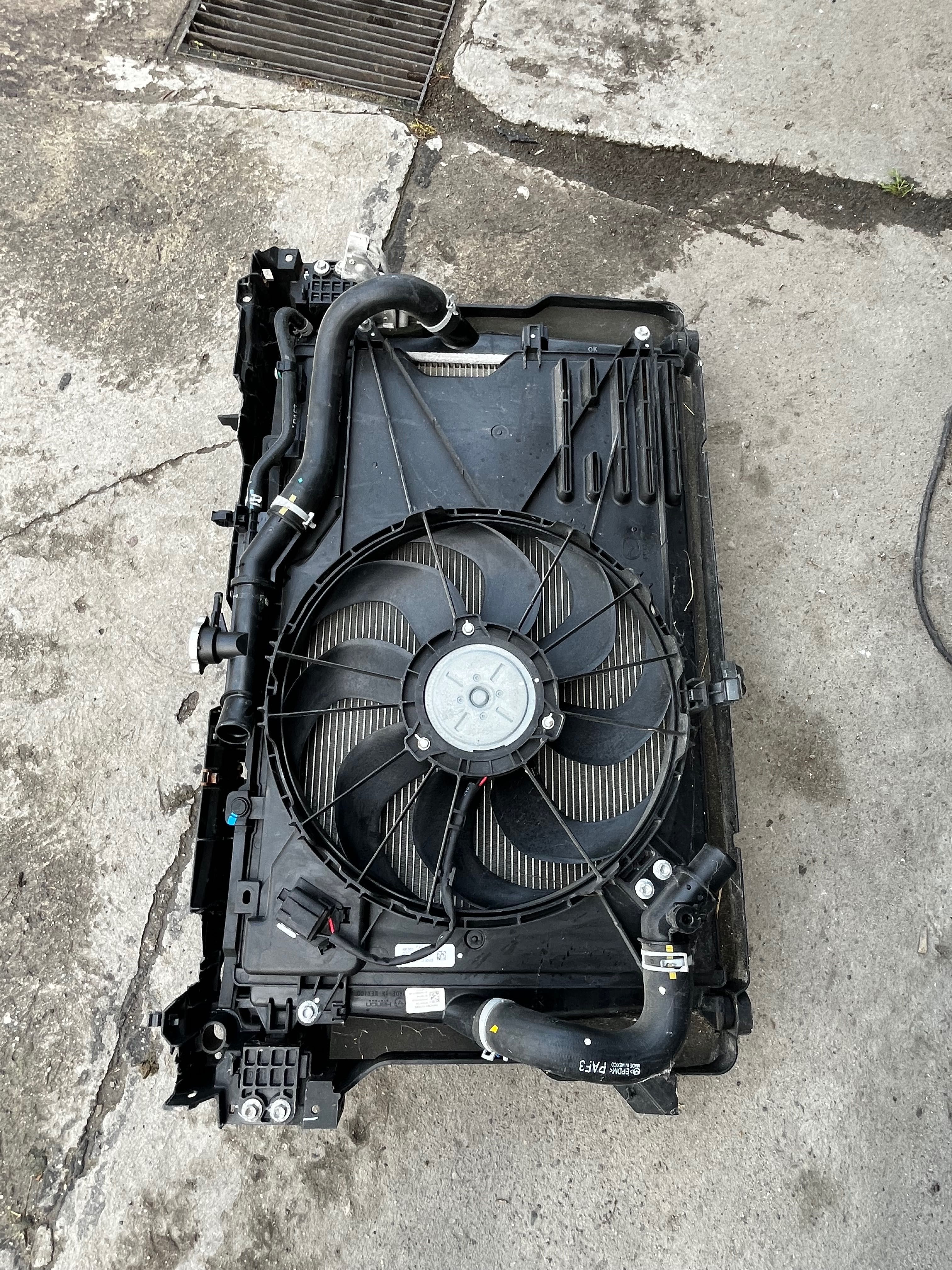 Pas przedni Mazda 3 2022