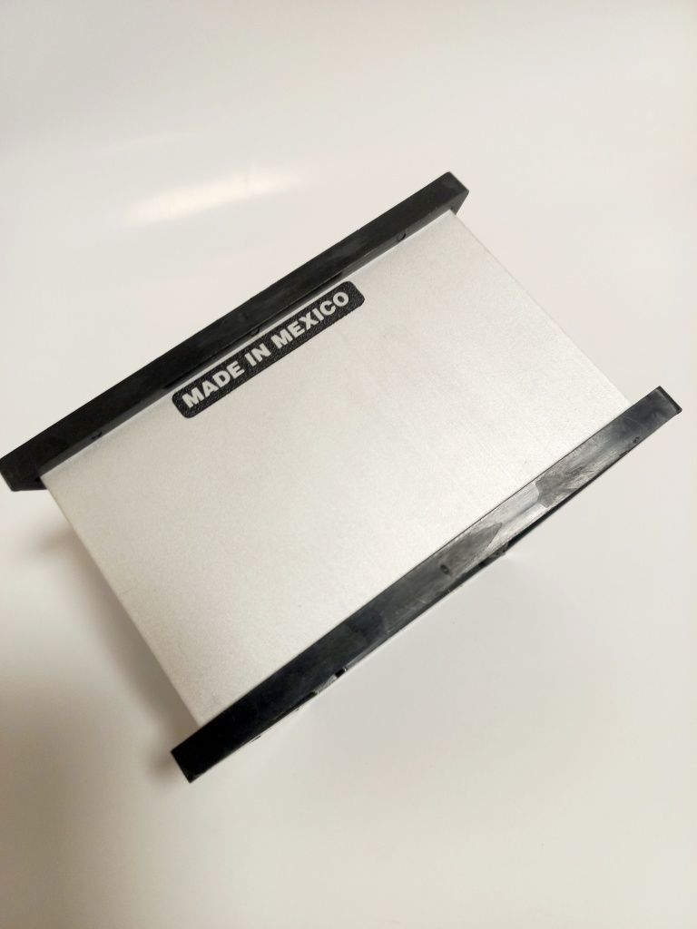 Fender Chorus  Footswitch P/N 037659  do gitary efekt