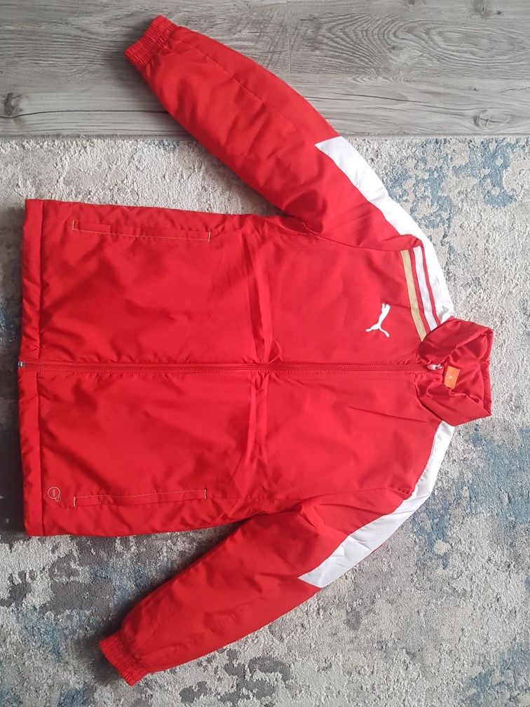 Продам фірмова куртка Puma