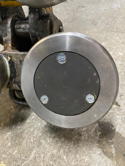 Rolka-chwytak do szyn