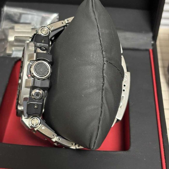 Продам годинник CASIO G-SHOCK MTG-S1000D-1AJF