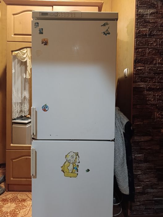 Холодильник в хорошому стані