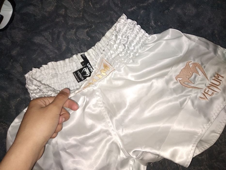 Material boxe/kickboxing seminovo..