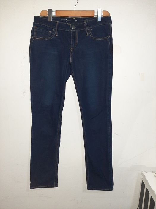 jeansy Levi's granatowe