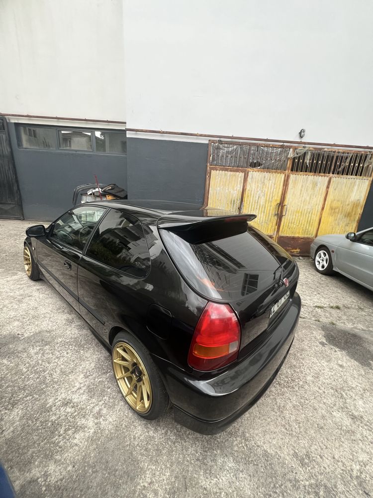 Spoiler/Aileron honda  Ek4