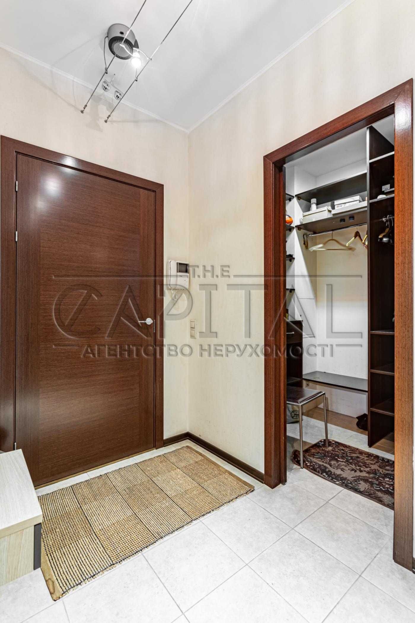 Продаж 3 к квартира Миколи Амосова 4