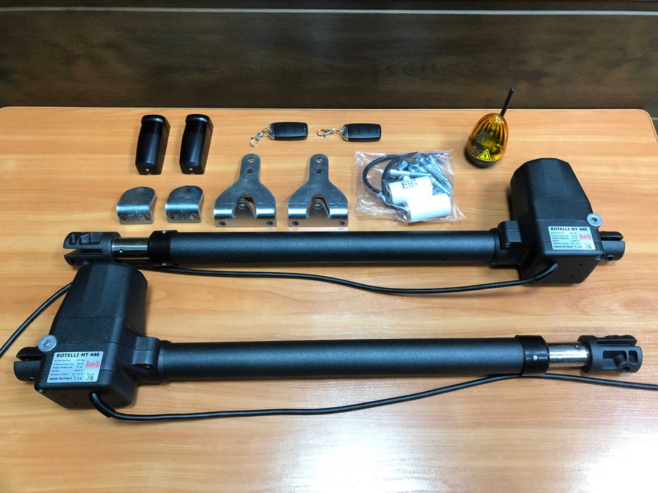 Автоматика для розпашних воріт, Привід на ворота, Двигун для воріт