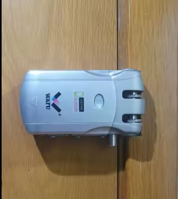 Fechadura eletrónica p/porta
