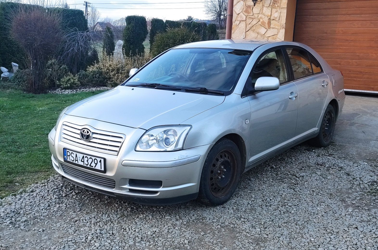 TOYOTA AVENSIS Sprawny w 100% Rok 2003 Po remoncie Idealny do pracy