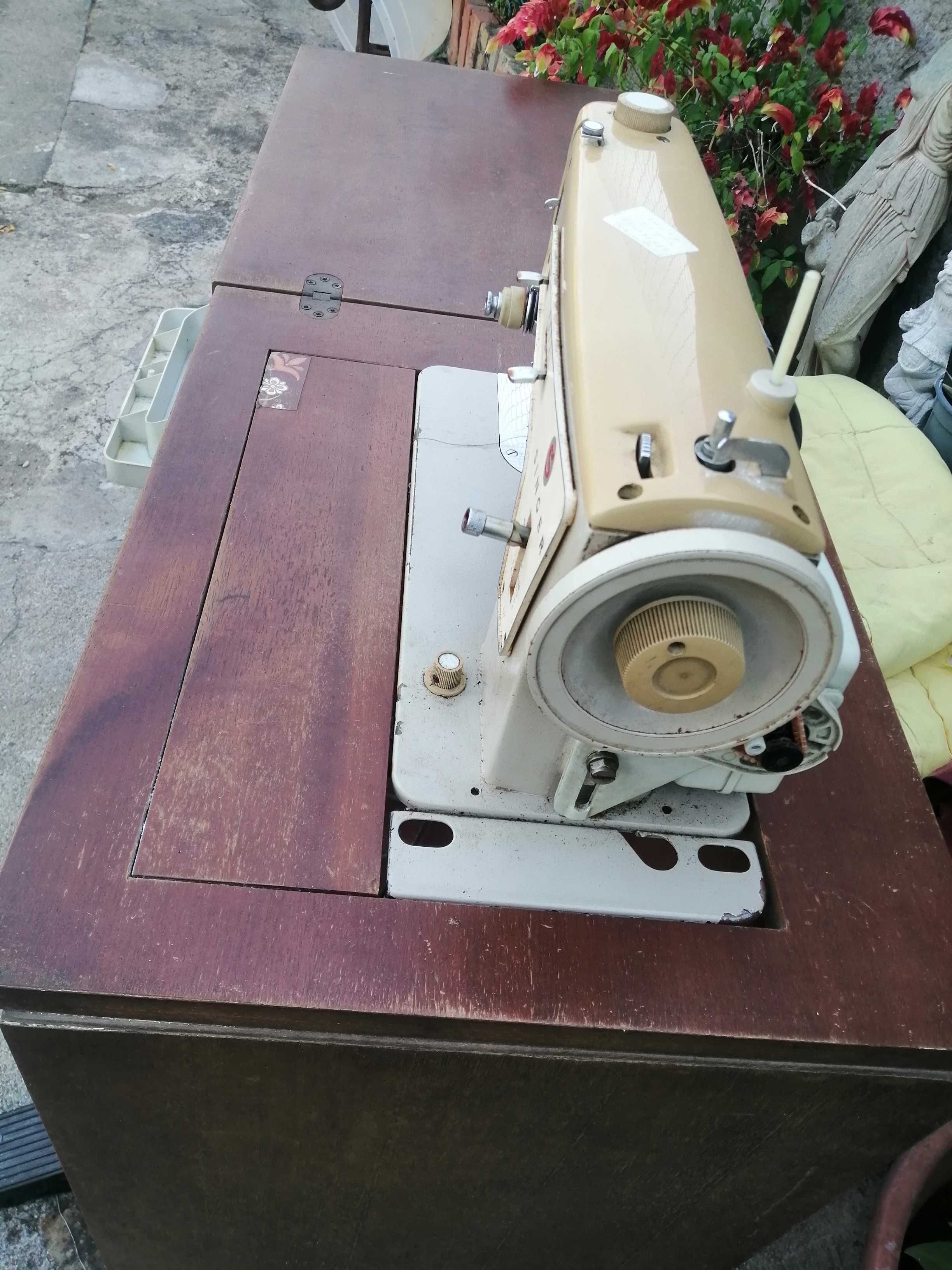 Maquina de costura