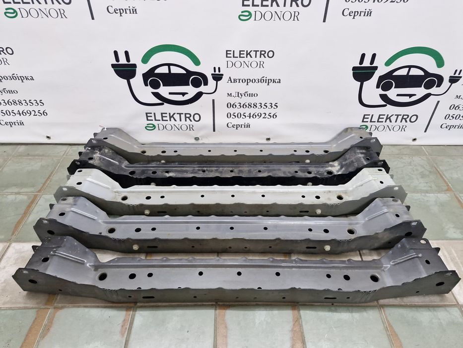 Планка телевізора верхня середня нижня Nissan Leaf 18-25