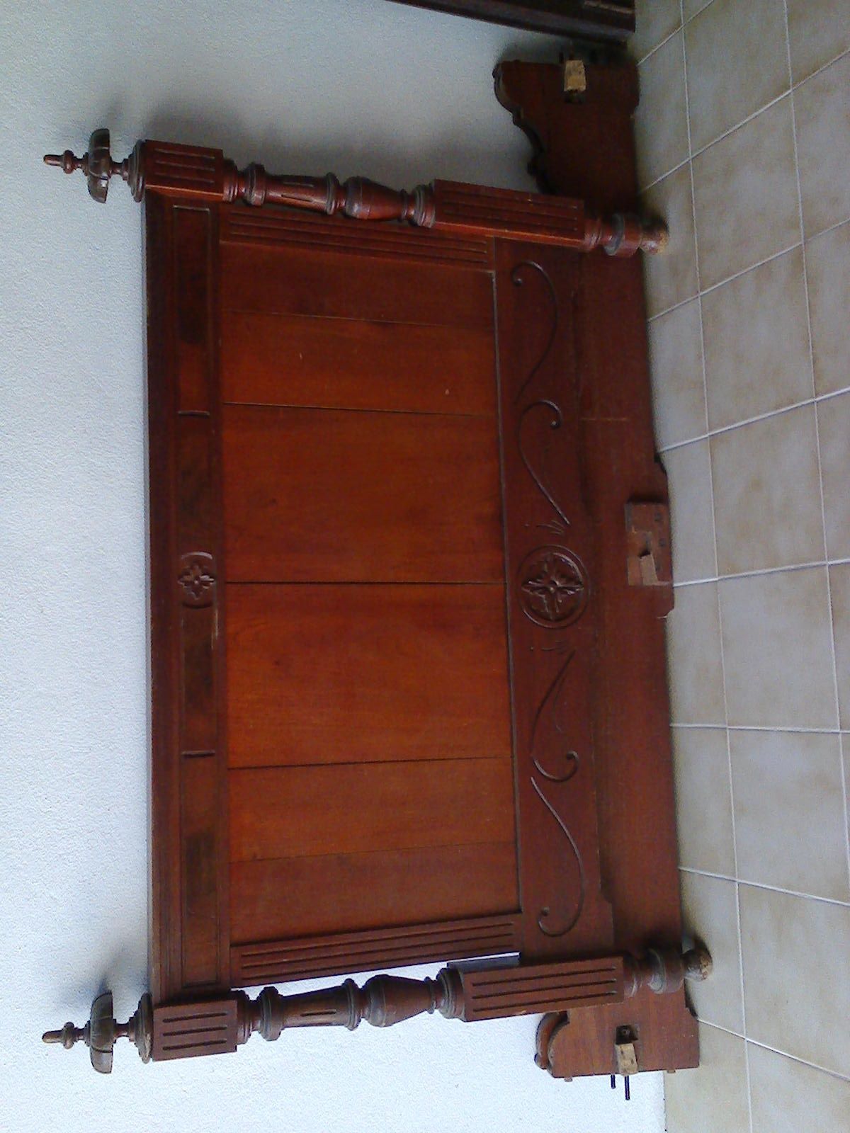 Cama Madeira Vintage