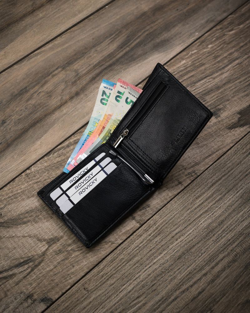 banknotówka męska z zakładkami na karty - cavaldi