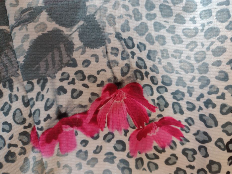 Śliczna sukienka w kwiaty