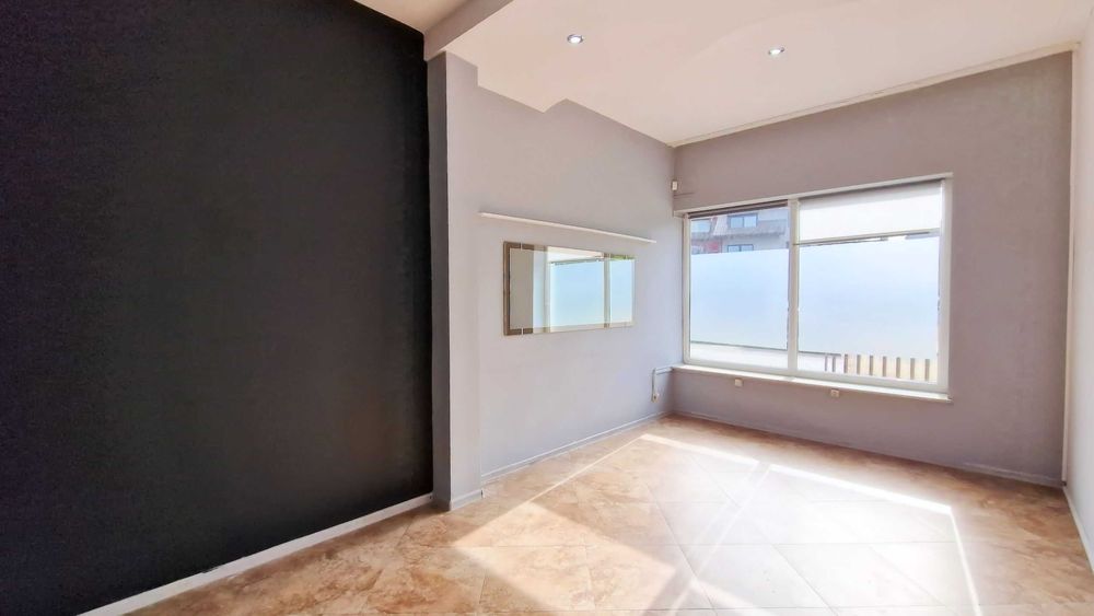 Teofilów - do wynajęcia lokal 30 m2 na parterze z witryną ul. Rojna