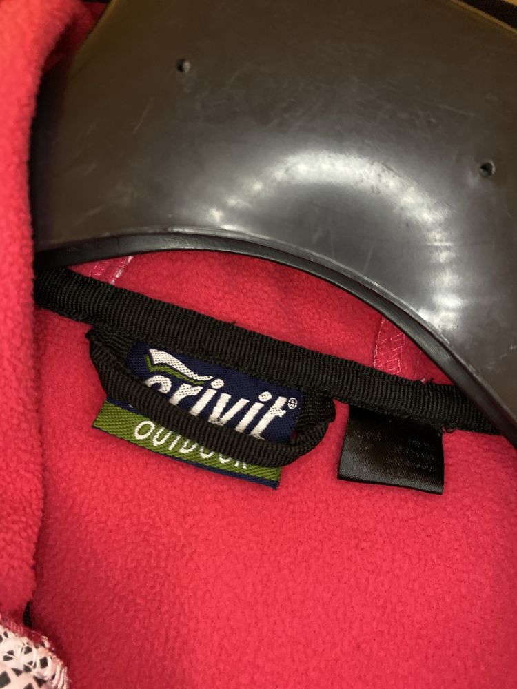 Biało czarna kurtka z kapturem softshell Crivit 10-12
