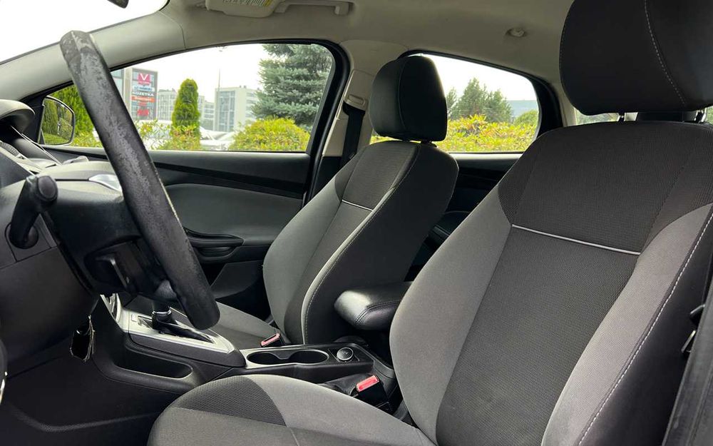 Ford Focus  2012