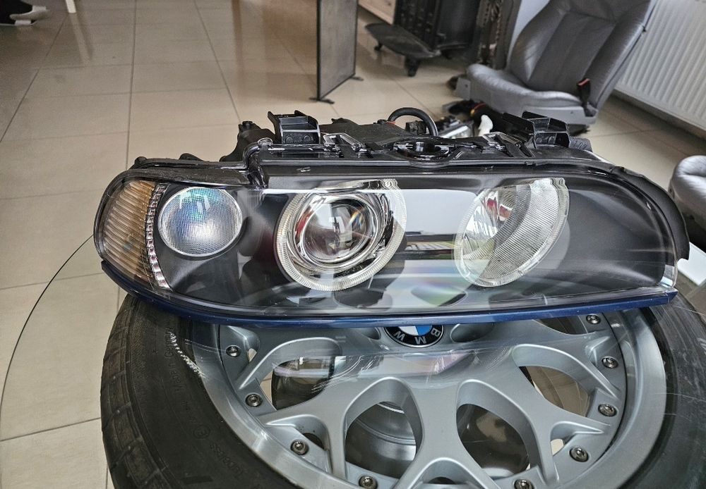 Regeneracja lamp przednich reflektorów BMW E39 xenon H7 regulatory itp