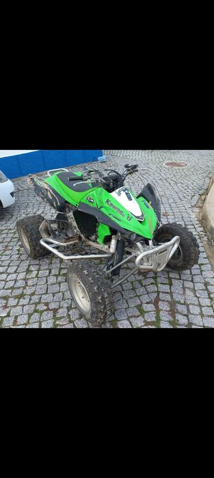 Vendo moto 4 kawasaki 450 r