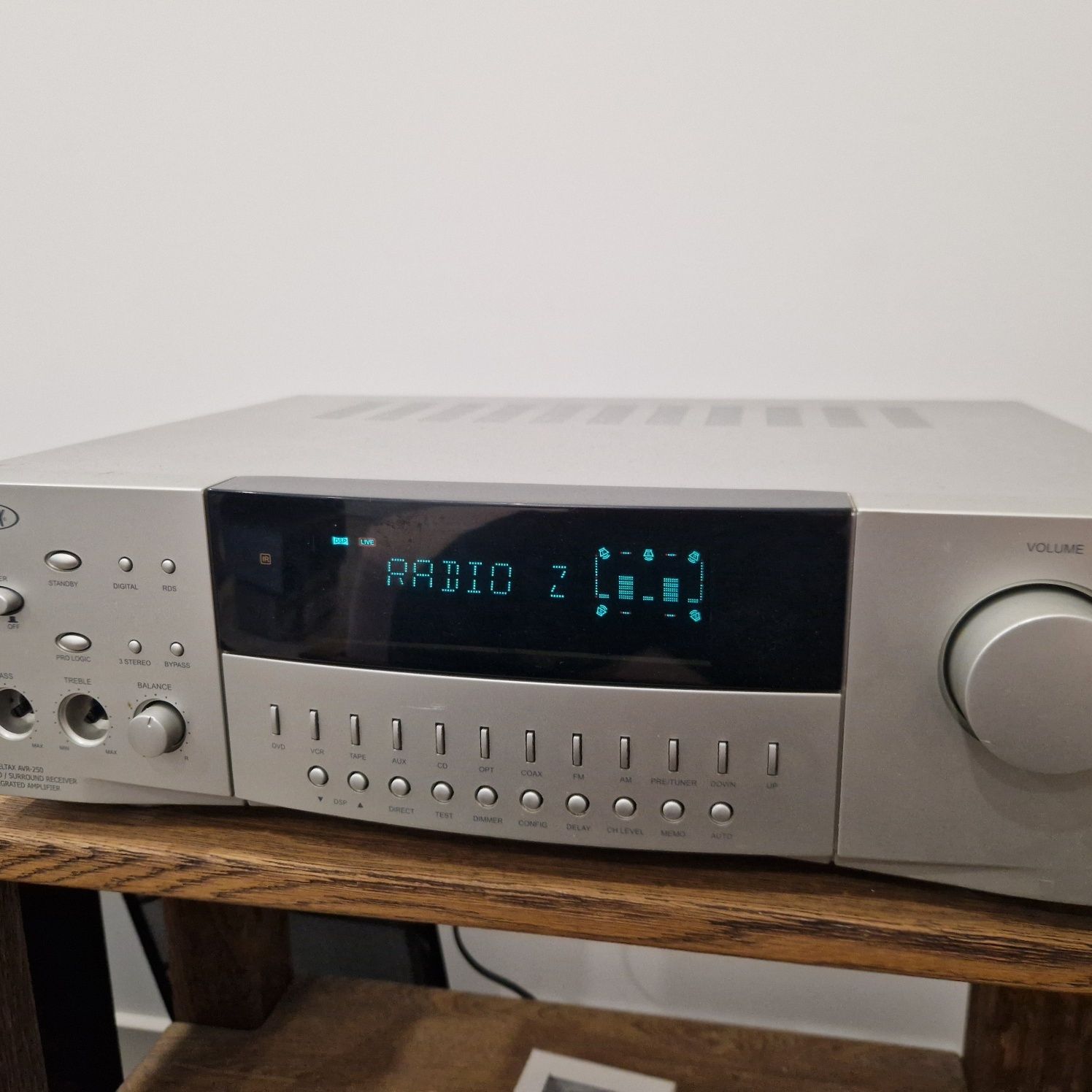 Amplituner eltax avr-250