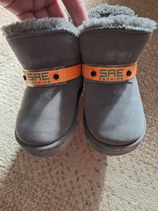 Черевики, сапожки, уги зимові