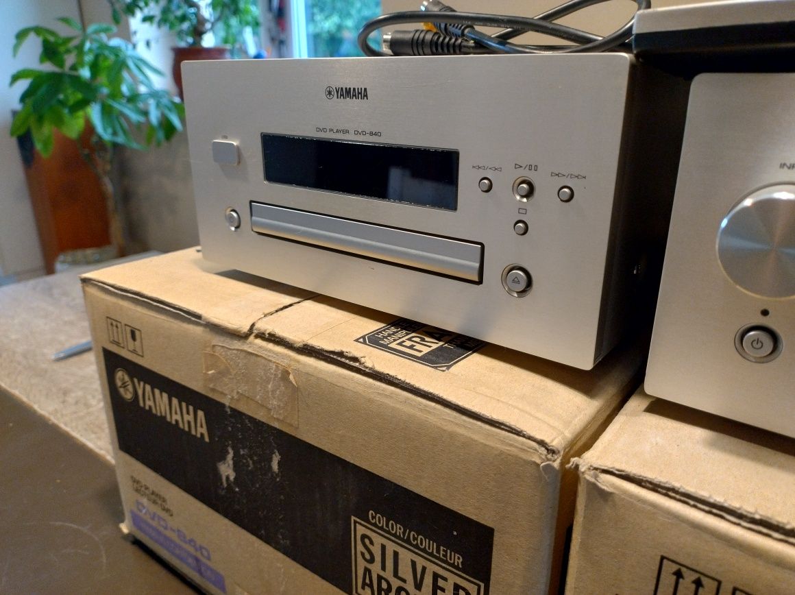 Yamaha Pianocraft R840 iPod, RDS