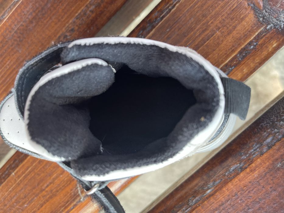 Продам кросівки