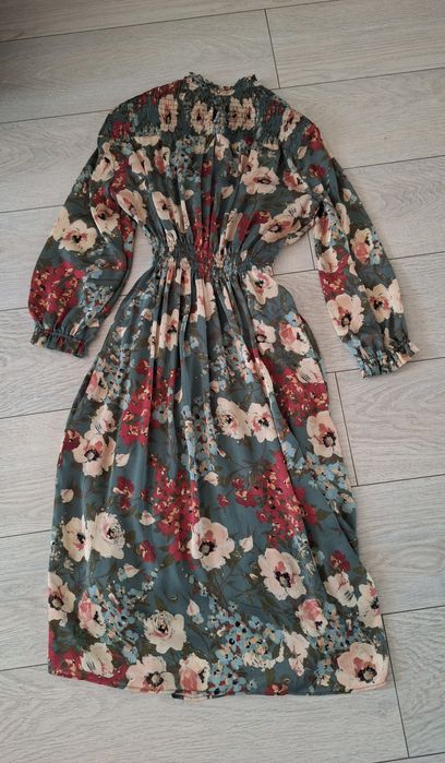 Sukienka w kwiaty Zara rozmiar S