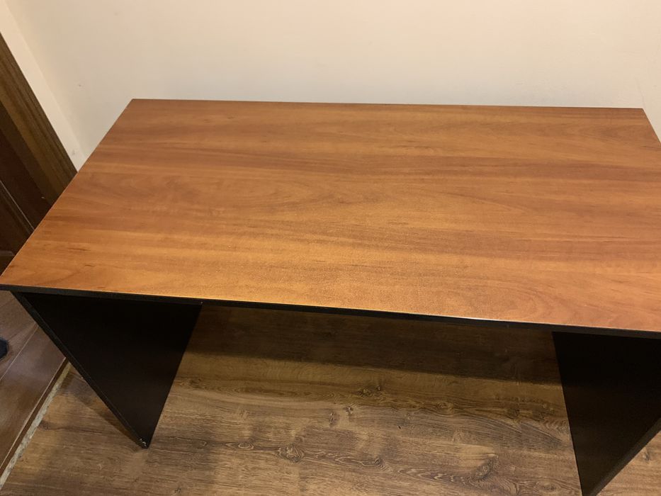Продається в хорошому стані офісний офісний  стіл