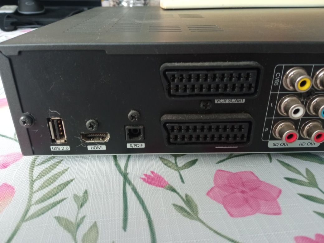 Dekoder satelitarny Ferguson Hf8900