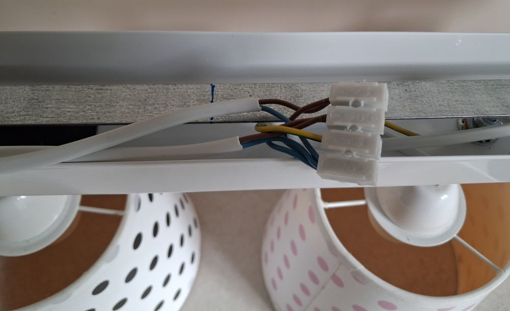 Lampa dziecięca kolorowe groszki regulowana na 4 żarówki