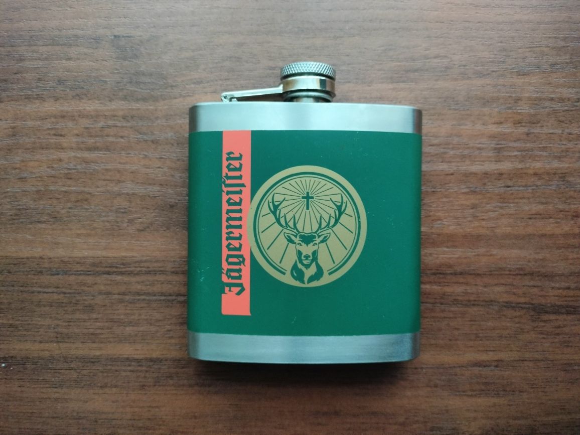 Piersiówka Jägermeister