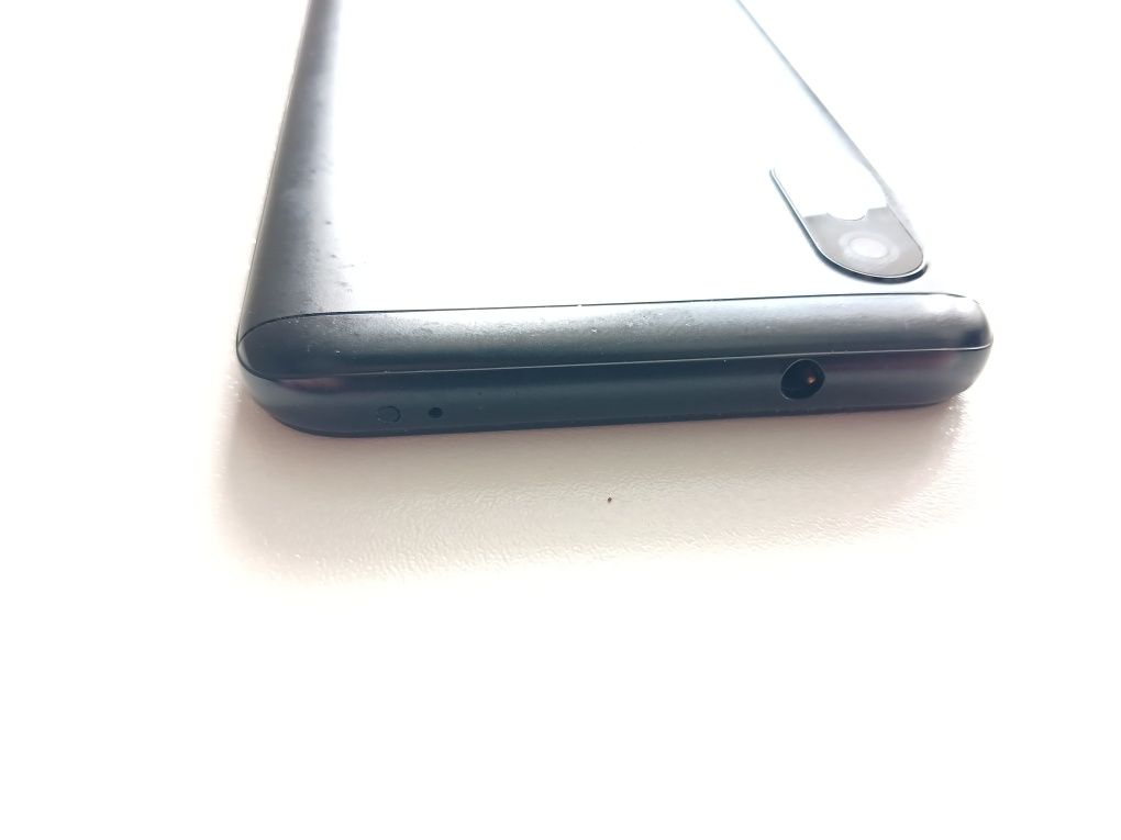 Телефон Xiaomi Mi A2 Lite 3/32GB