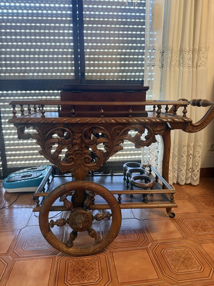 Moveis e sofas antigos