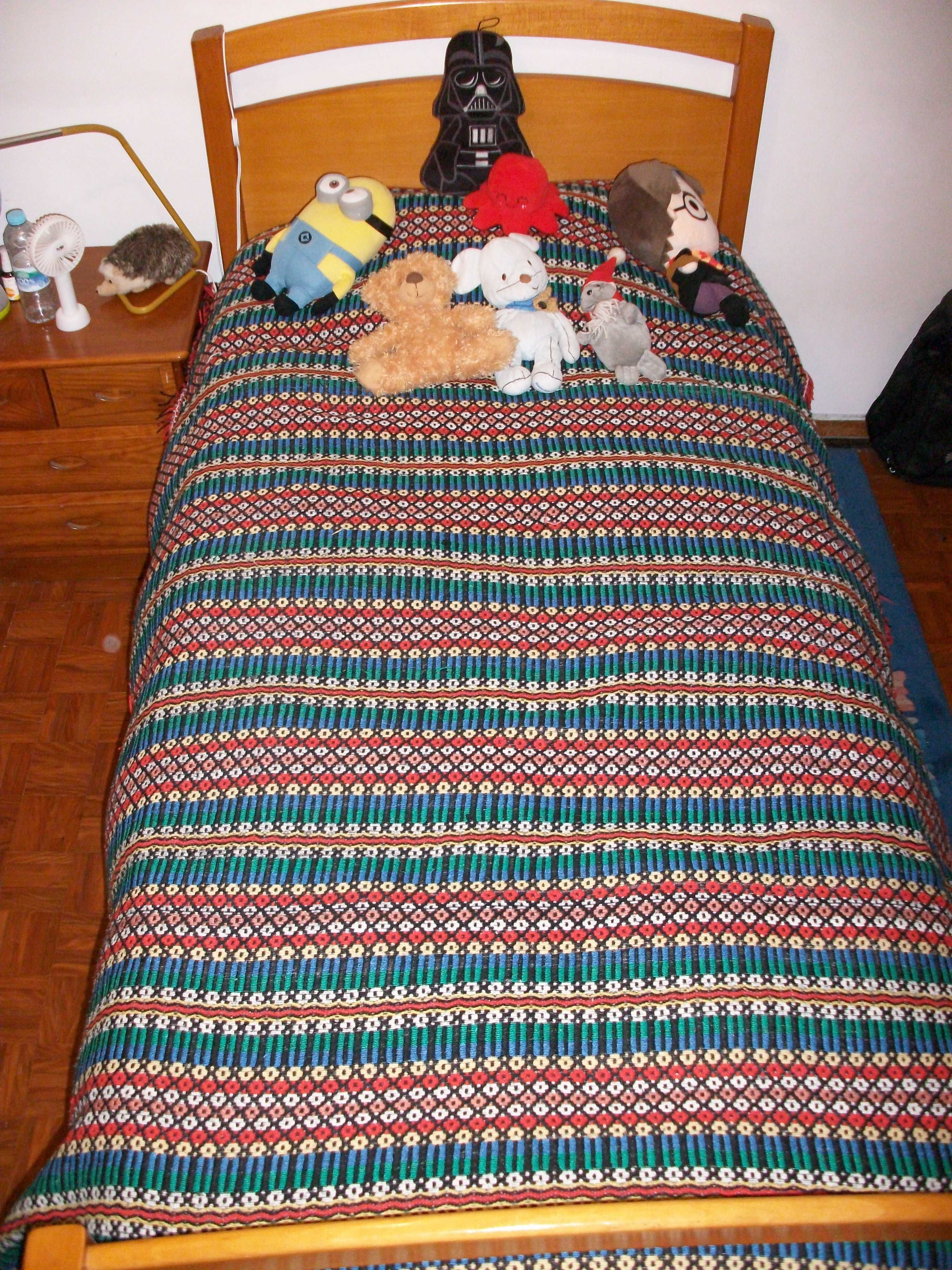 Cama Solteiro em Pinho 186cm x 90cm
