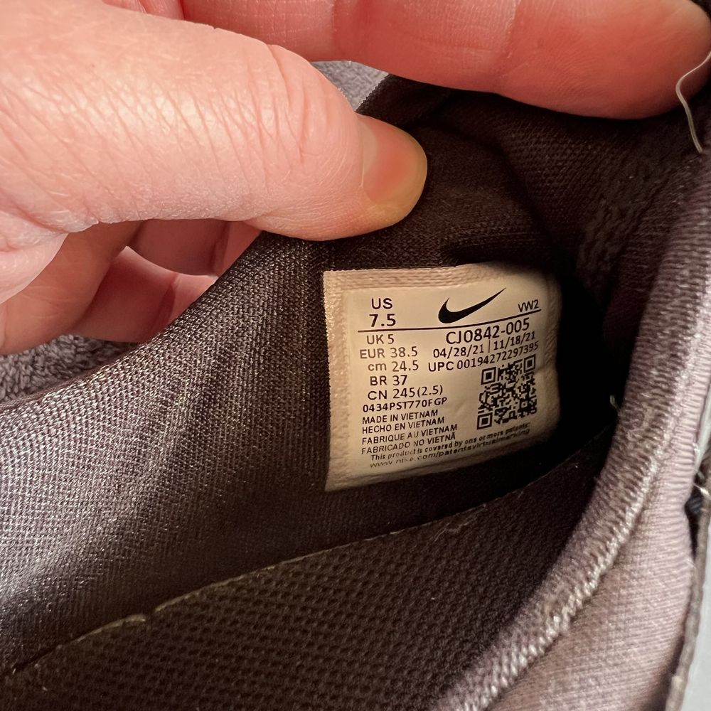 Жіночі кросівки Nike air max. P. 38,5.