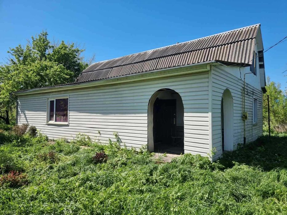 Продається будинок з городом.