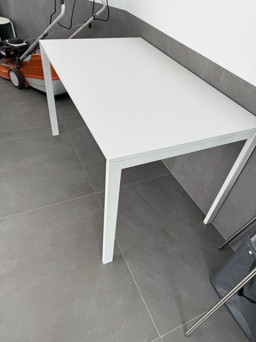 Mesa IKEA (como nova)