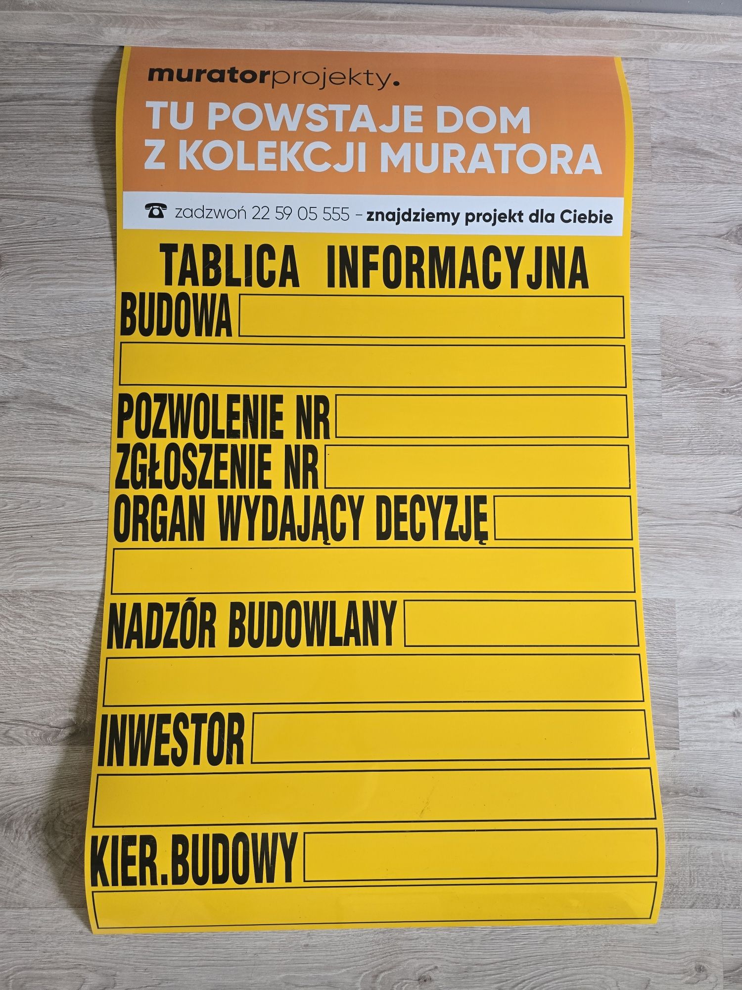 Tablica ogłoszeniowa o planie budowy